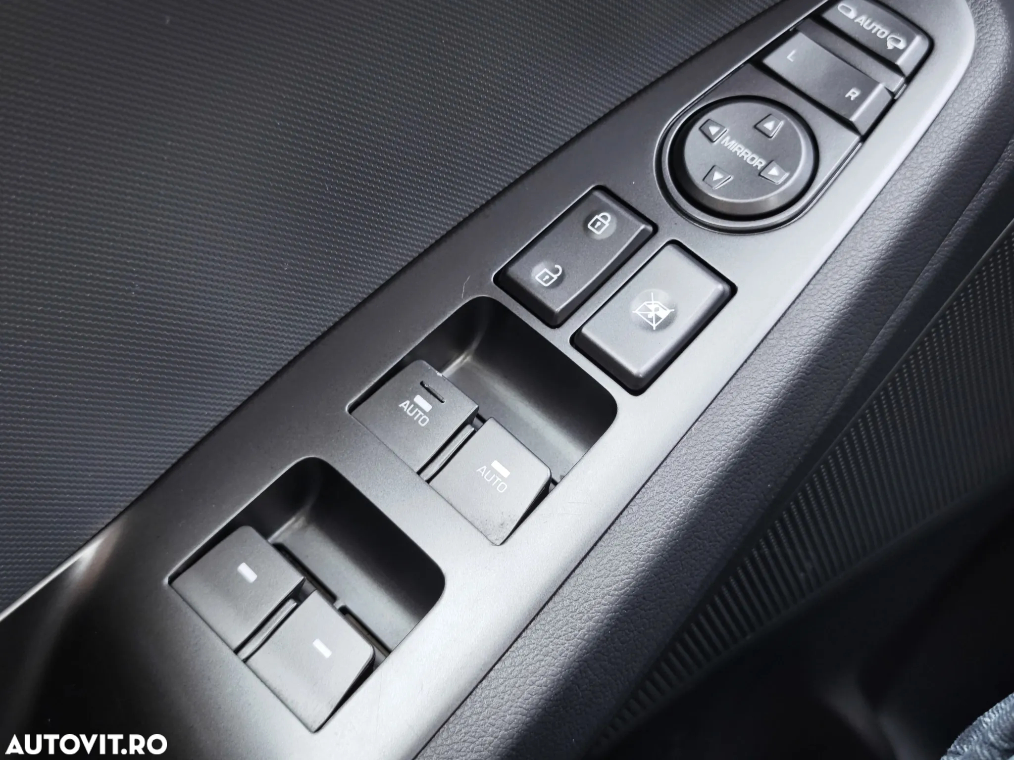 Hyundai IONIQ Plug-In 141CP Exclusive - 18