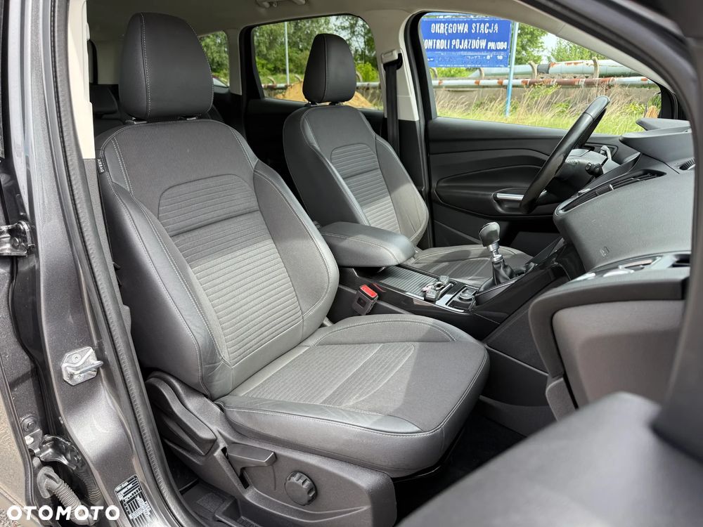 Ford Kuga 1.5 EcoBoost 2x4 Titanium - 28