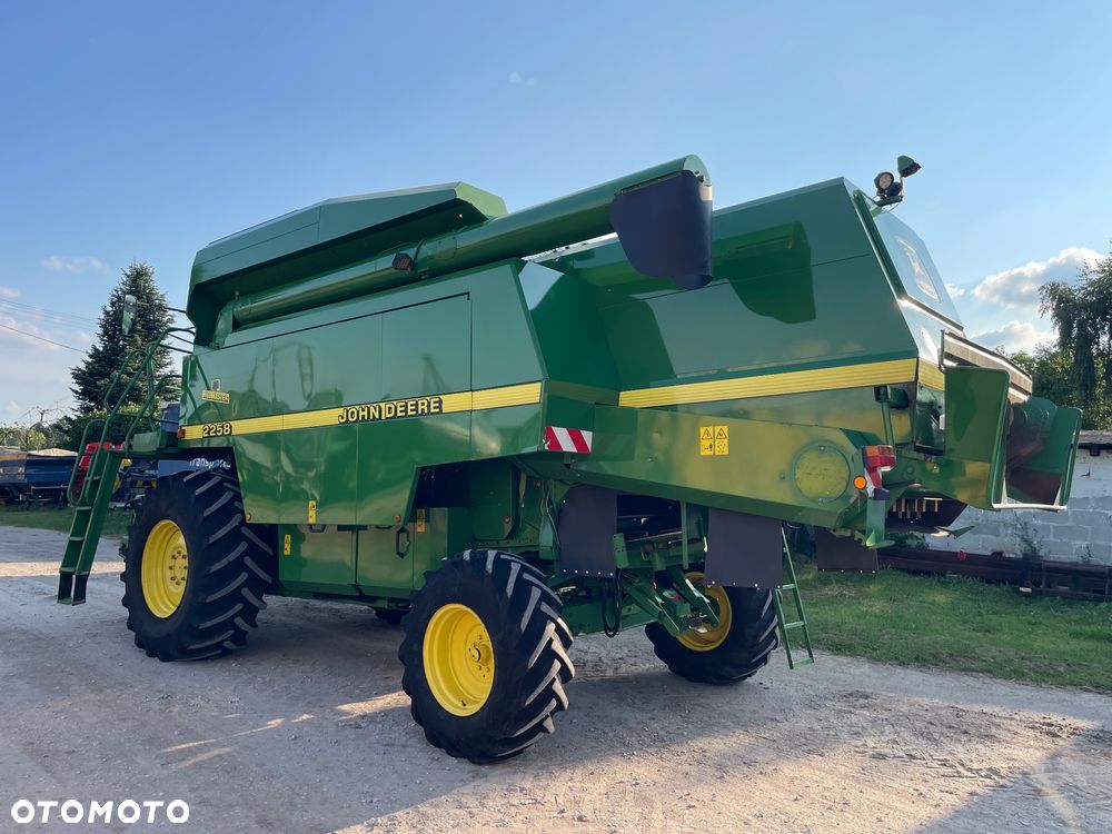 John Deere 2258 Hillmaster - 6