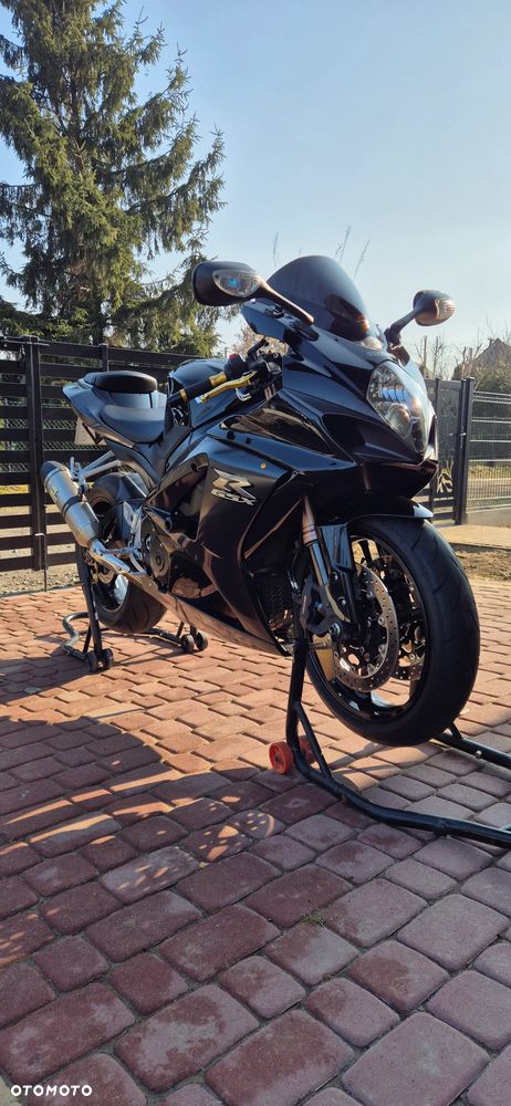 Suzuki GSX-R - 1
