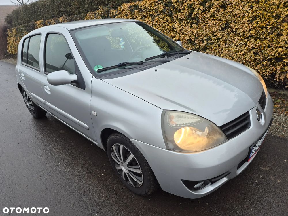 Renault Clio 1.4 16V Campus - 1