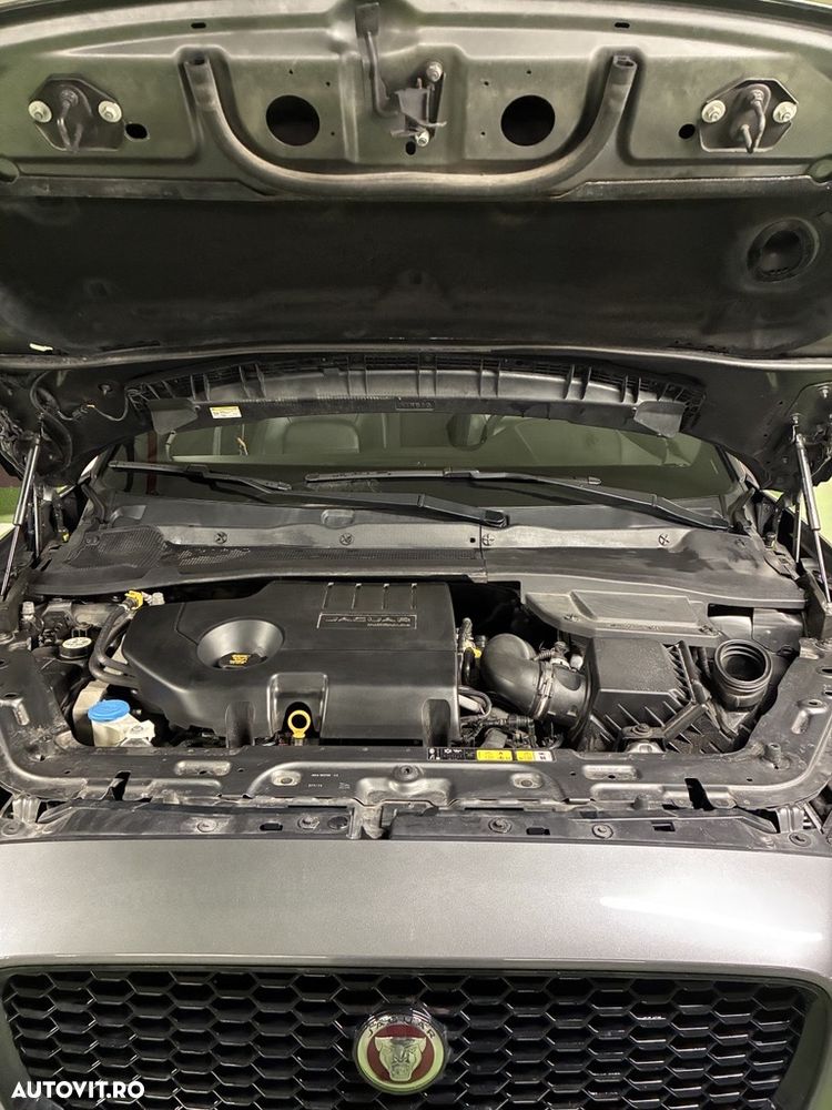 Jaguar E-Pace D180 AWD R-Dynamic Base - 10