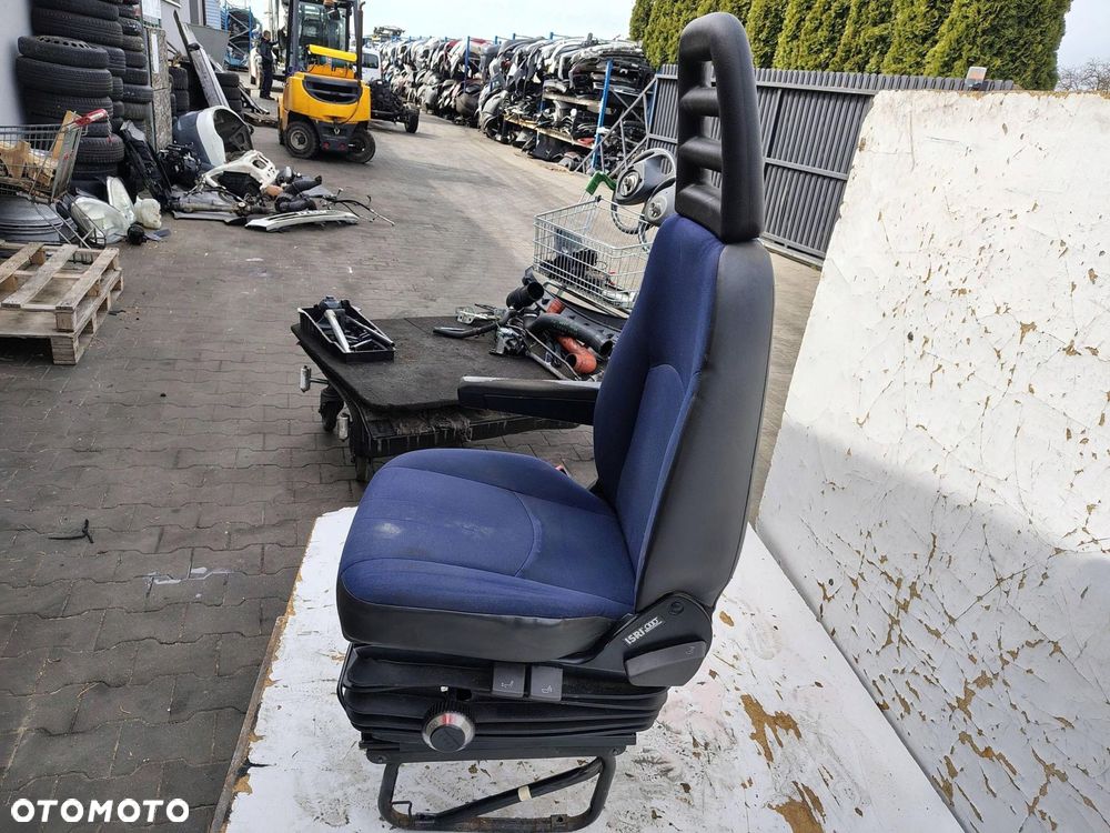 FOTEL KIEROWCY LEWY PRZÓD PNEUMATYCZY IVECO DAILY 3 III 35C15 FL LIFT 2 - 4