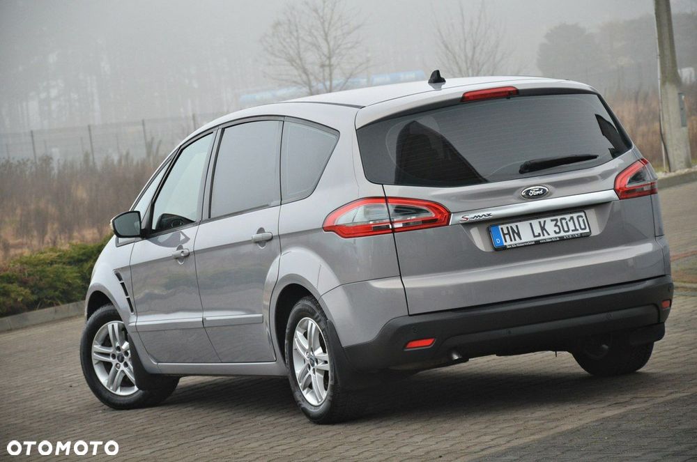 Ford S-Max - 12