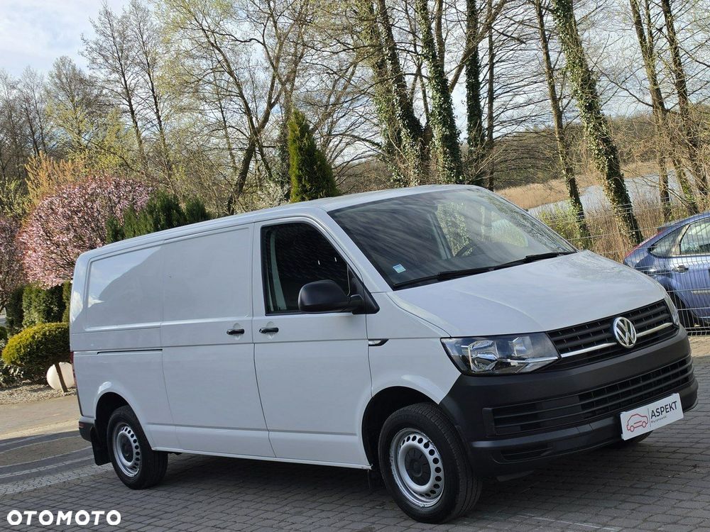 Volkswagen Transporter - 1