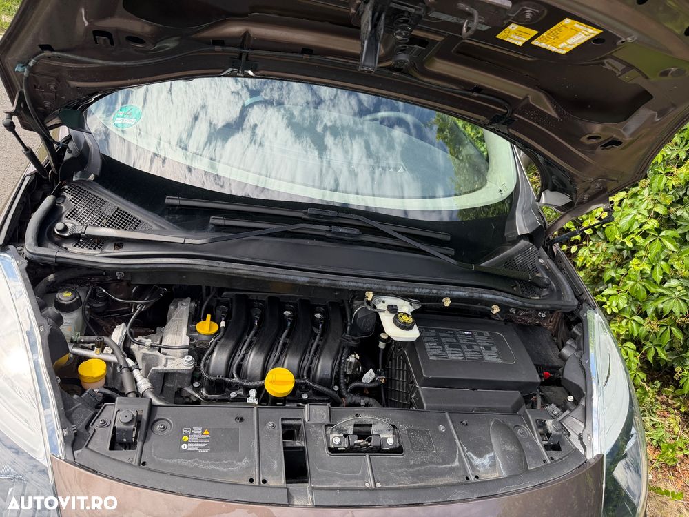 Renault Scenic 1.6 16V 110 Dynamique - 13