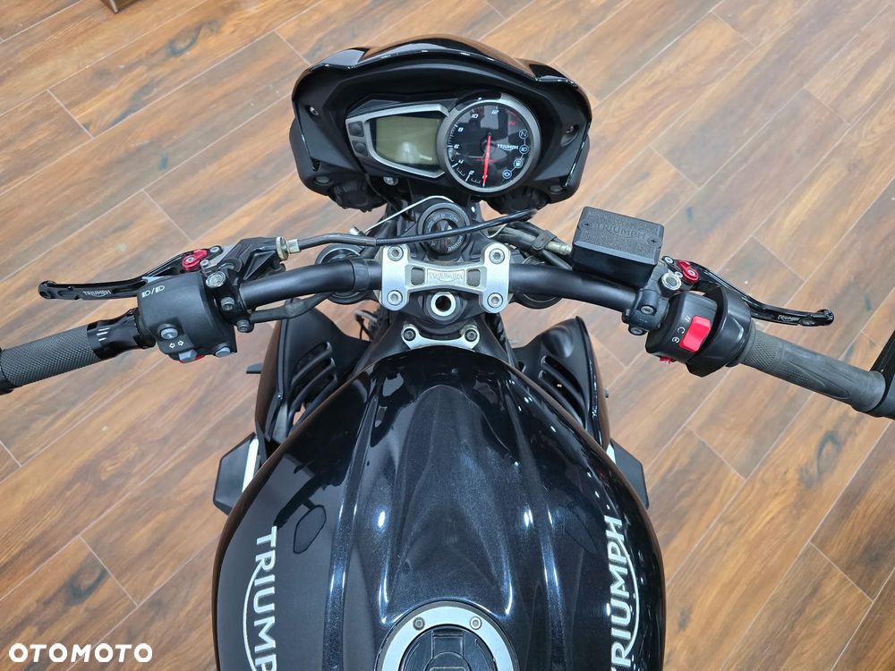 Triumph Street Triple - 4
