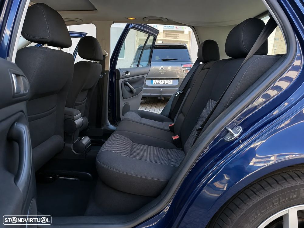 VW Golf 1.9 TDi Highline Aut. - 31