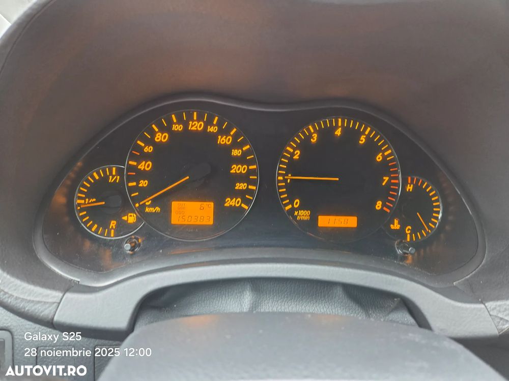 Toyota Avensis 1.8 Sdn. Sol - 9