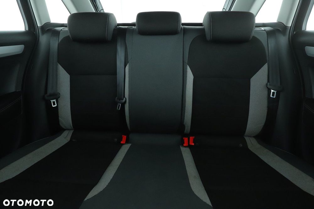 Skoda RAPID - 25