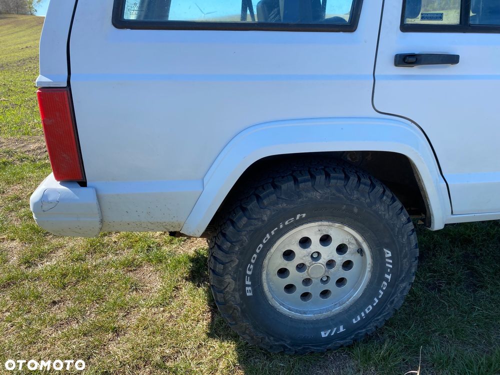 Jeep Cherokee - 8