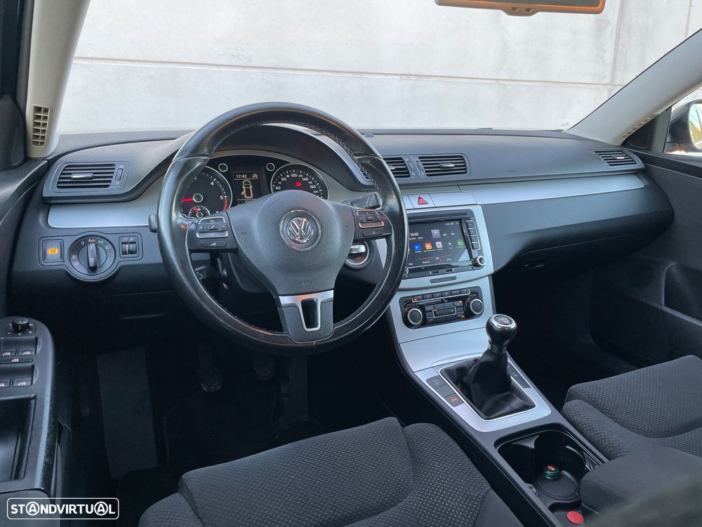 VW Passat 1.6 TDI BlueMotion - 13