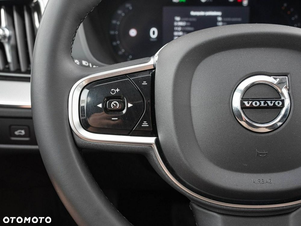 Volvo XC 60 B5 B AWD Plus Dark - 14