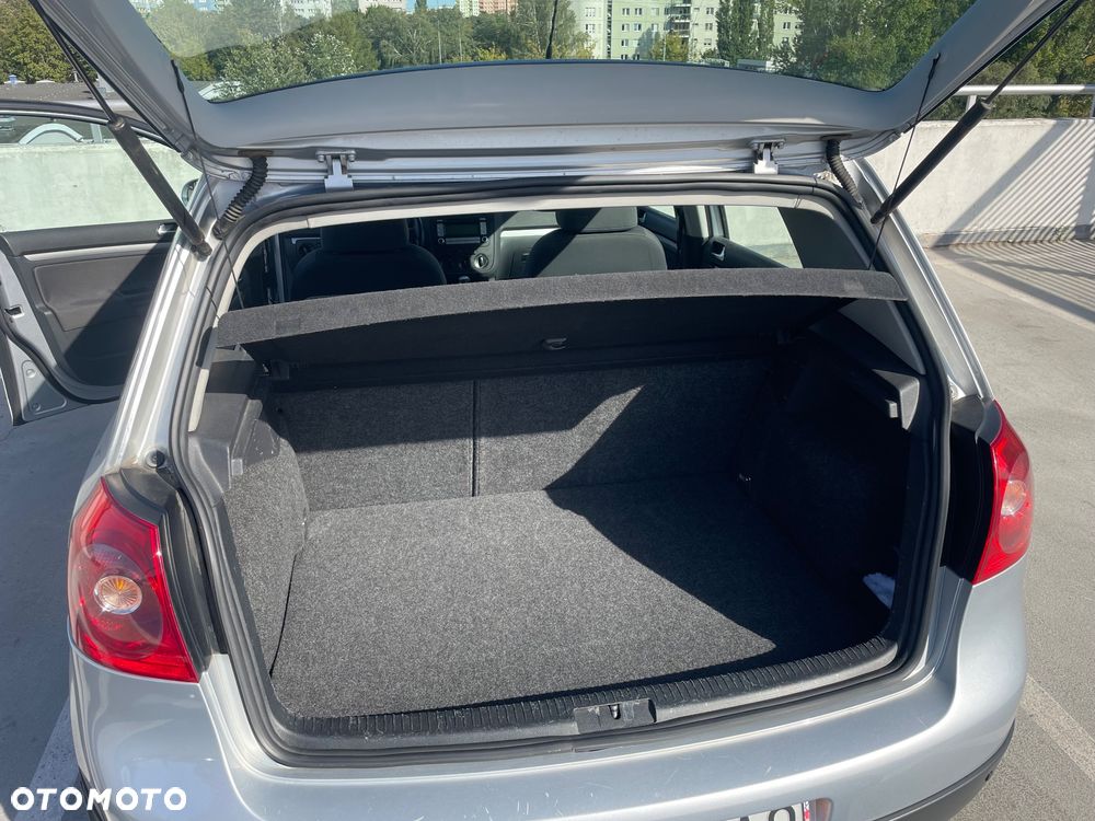 Volkswagen Golf 1.6 FSI Comfortline - 17