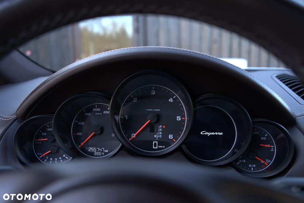 Porsche Cayenne - 6