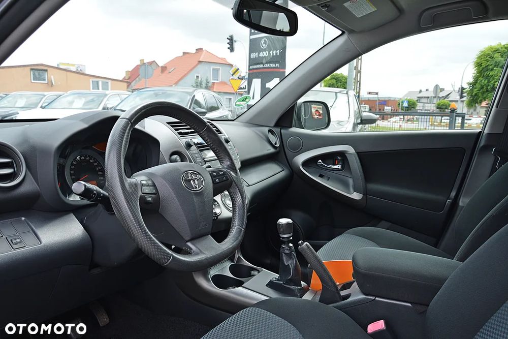 Toyota RAV4 2.2 D-4D Sol - 17