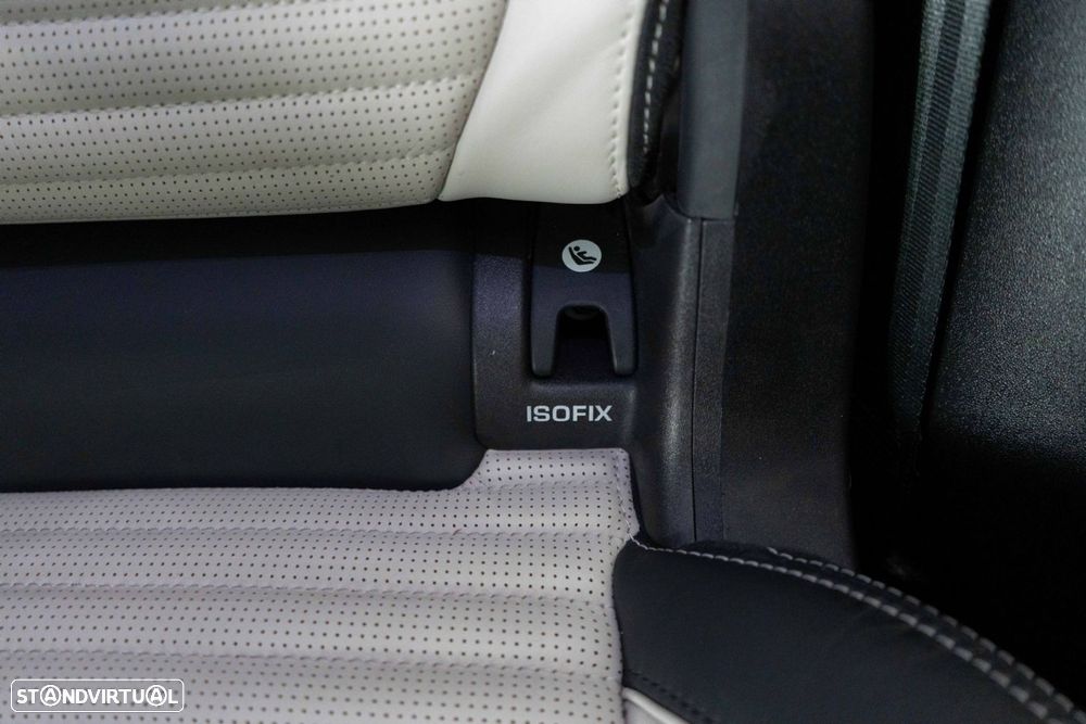 Land Rover Discovery Sport 1.5 I3 P300e AWD R-Dynamic HSE - 11