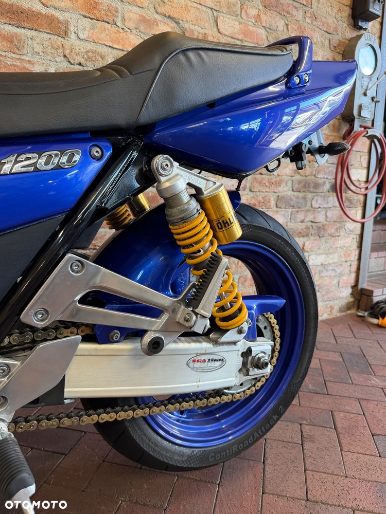 Yamaha XJR - 8
