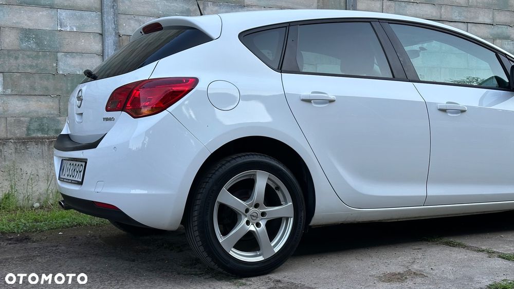 Opel Astra 1.4 Turbo Design Edition - 18