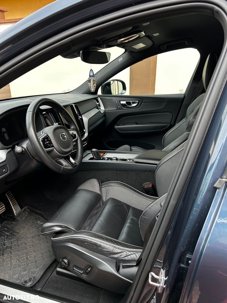 Volvo XC 60 B4 D AWD Ultimate Dark - 9