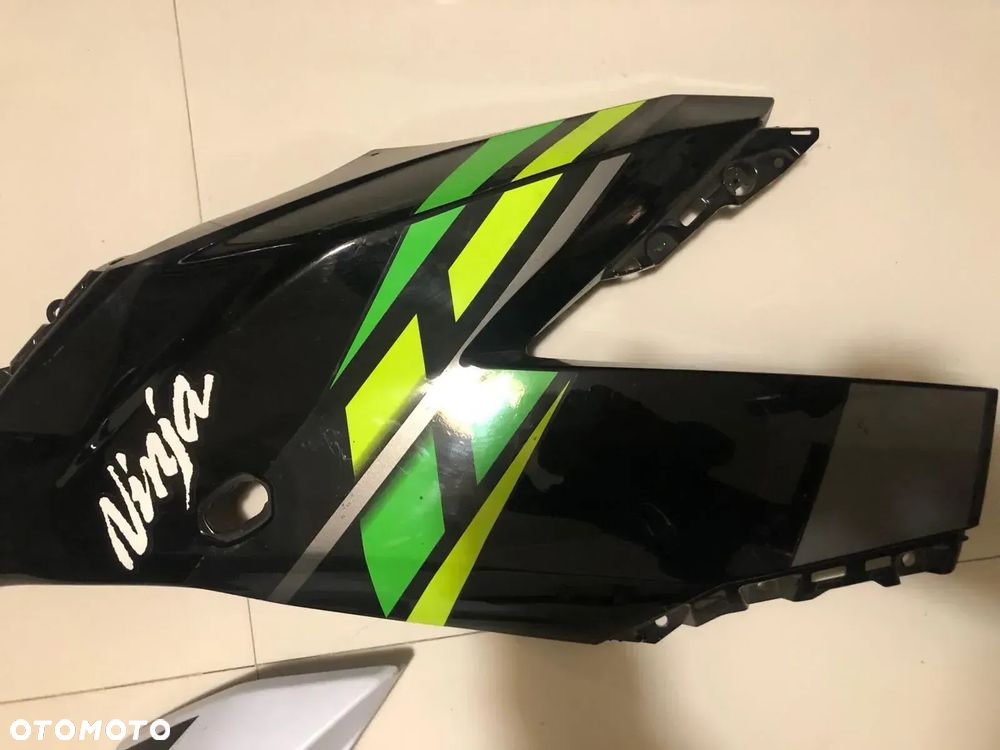 Kawasaki Ninja 125    bok owiewka osłona