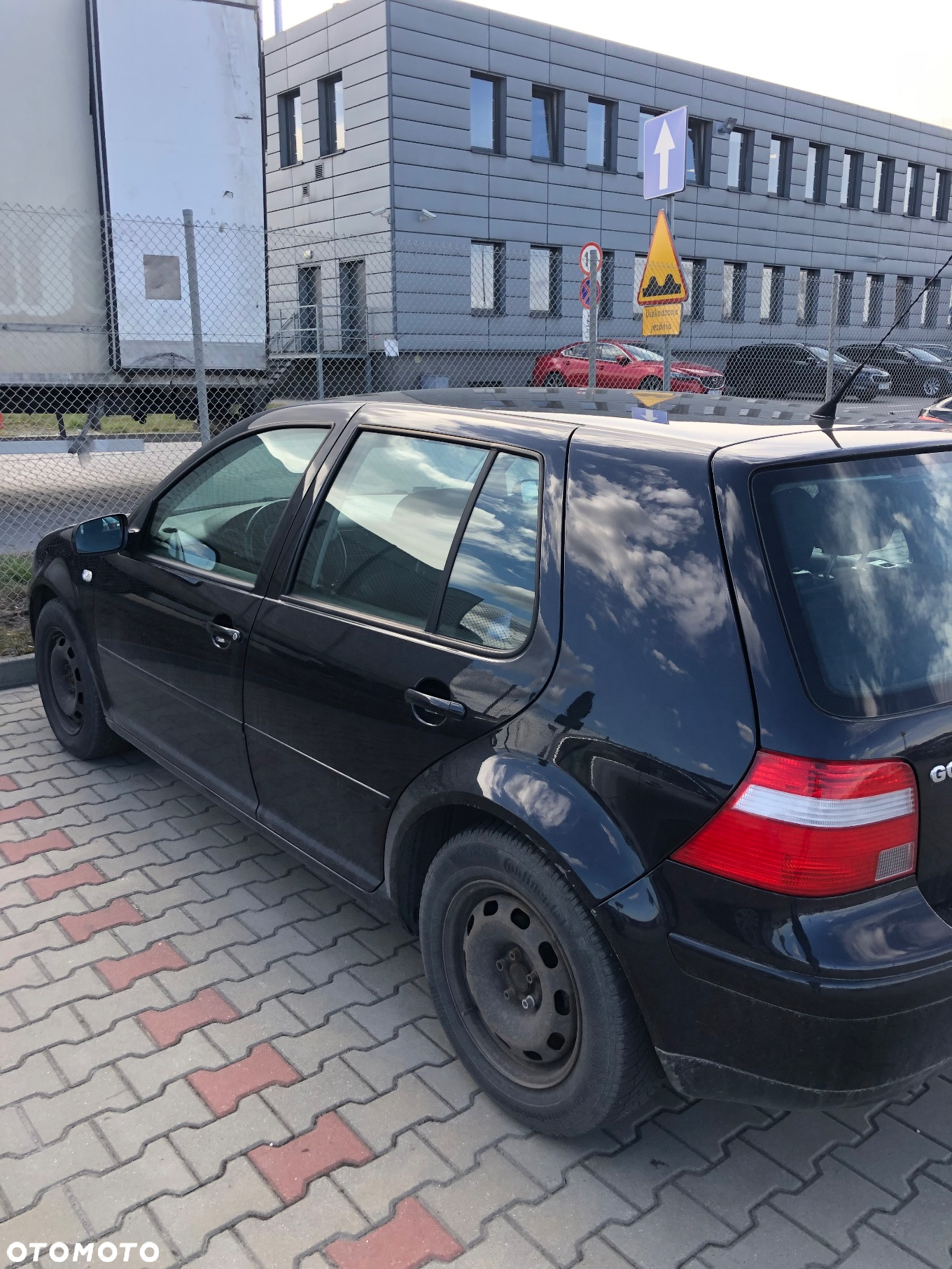 Volkswagen Golf - 2