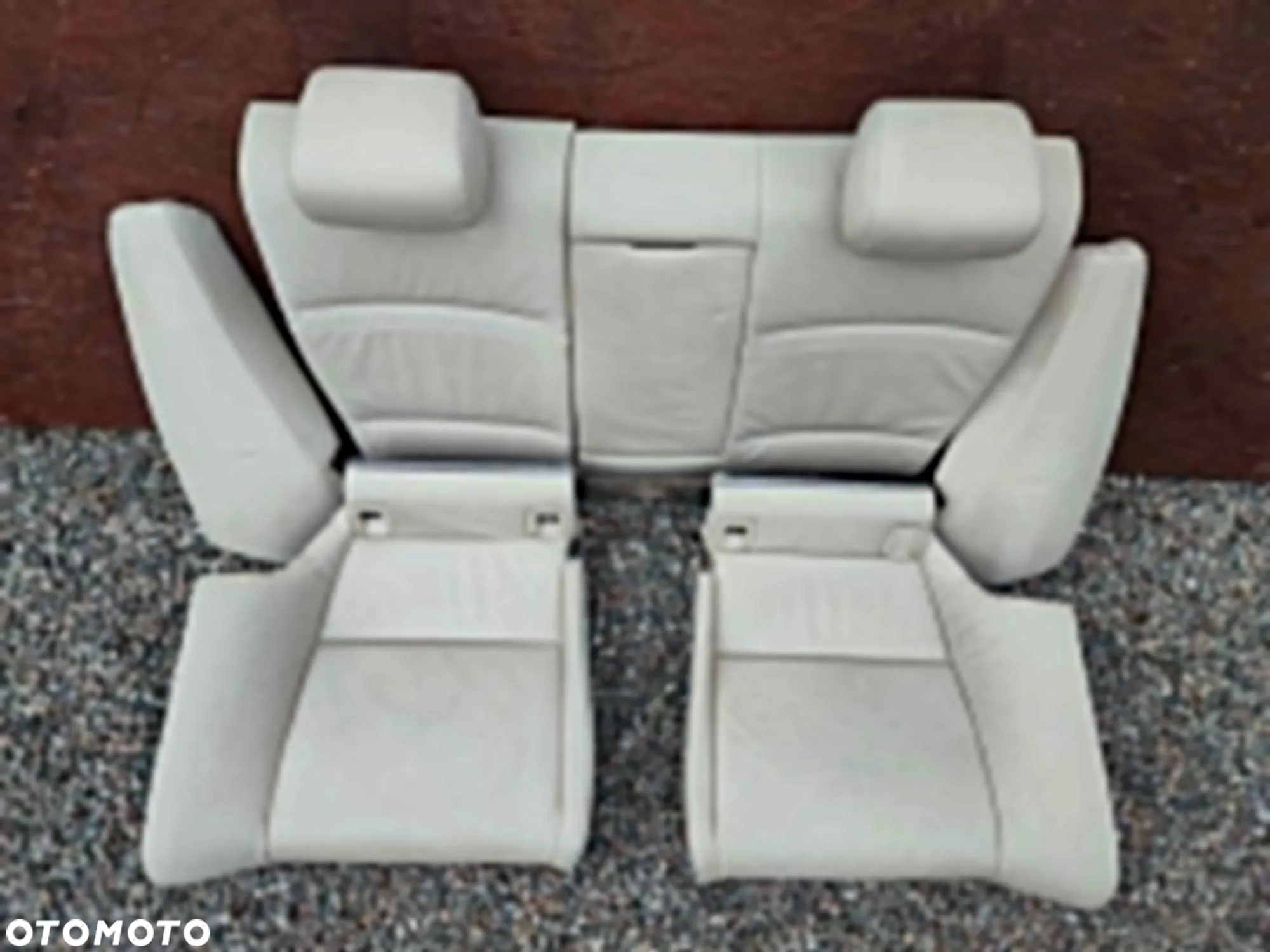 BMW E92 / E92 LCI. ORYGINALNY KOMPLET KANAPA TYŁ SKÓRA ( KOL. DAKOTA CREAMBEIGE ) + PODŁOKIETNIK Z CUP HOLDEREM. O NR: 6 972 943 / 6 972 940 / 6 972 935 OEM. W BARDZO DOBRYM STANIE TECHNICZNYM. - 6