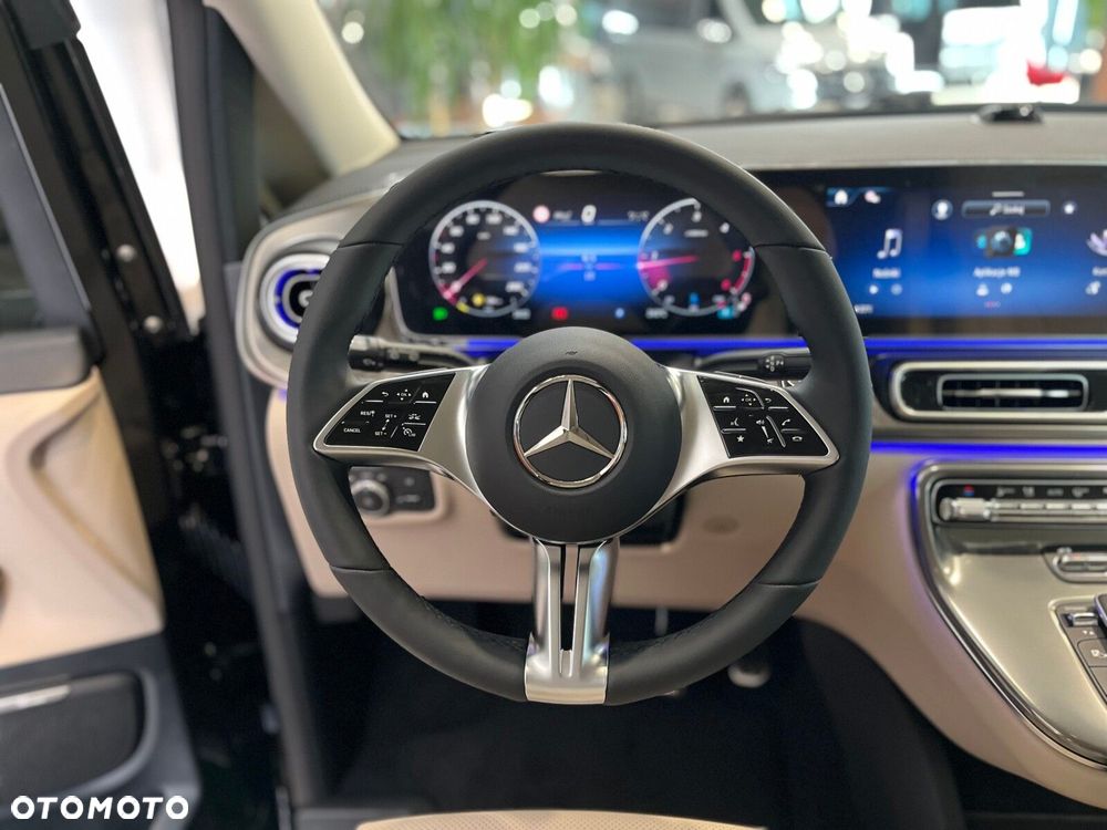 Mercedes-Benz Klasa V - 13