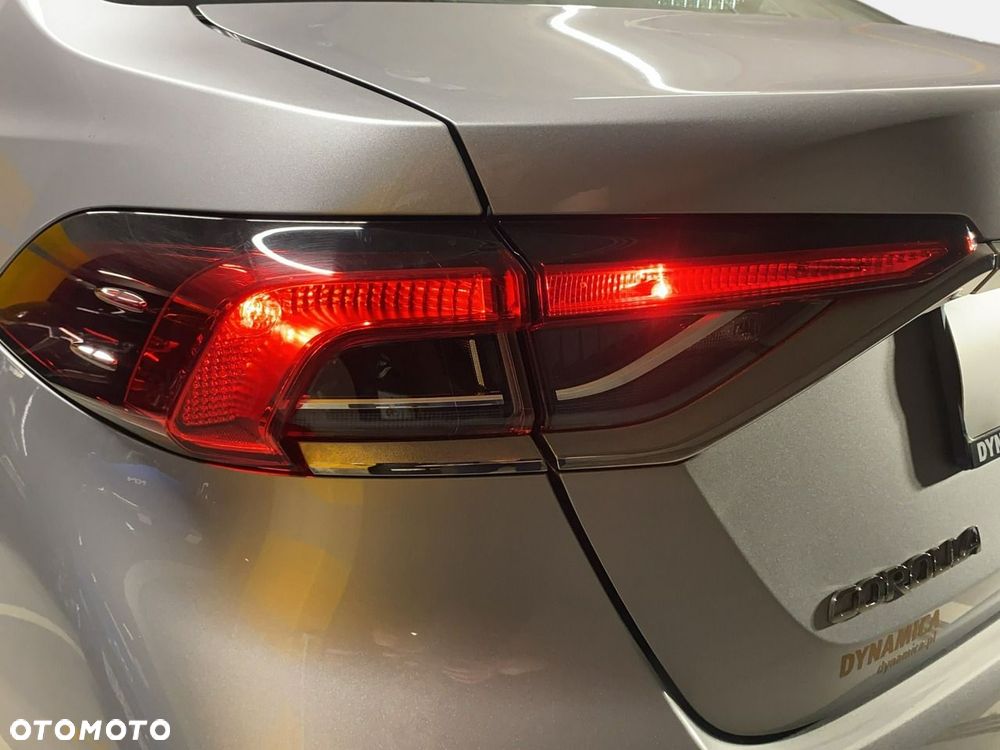 Toyota Corolla - 12