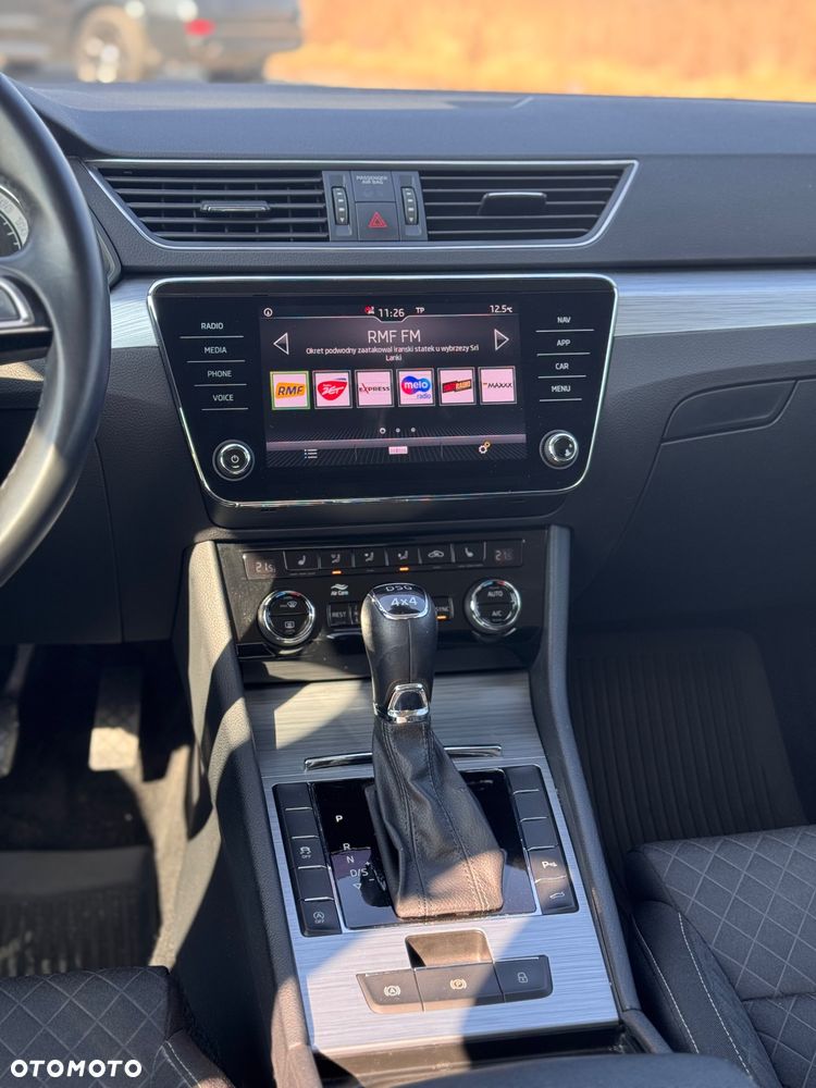 Skoda Superb 2.0 TDI SCR 4x4 Ambition DSG - 8