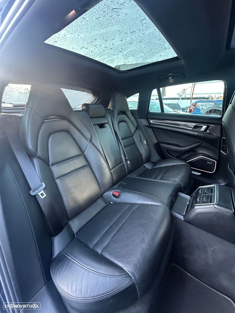 Porsche Panamera Sport Turismo - 18