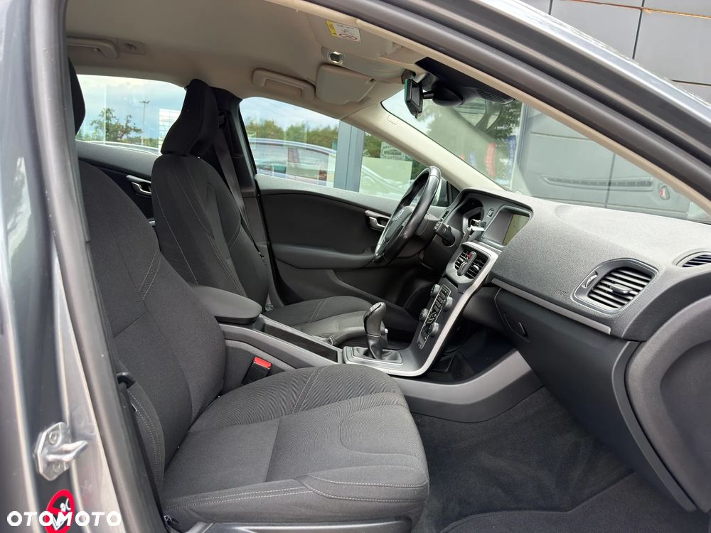 Volvo V40 D2 R-Design Momentum - 28