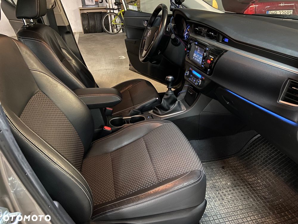 Toyota Corolla 1.6 Prestige EU6 - 6