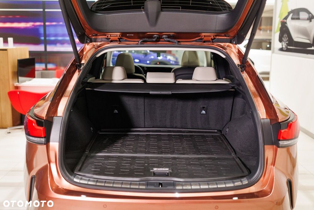 Lexus RX 450h+ Omotenashi - 13