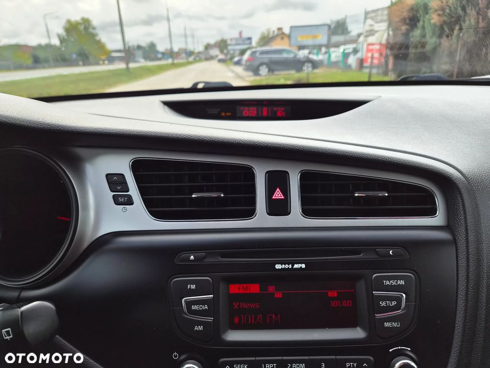 Kia Ceed 1.4 CVVT Attract - 19