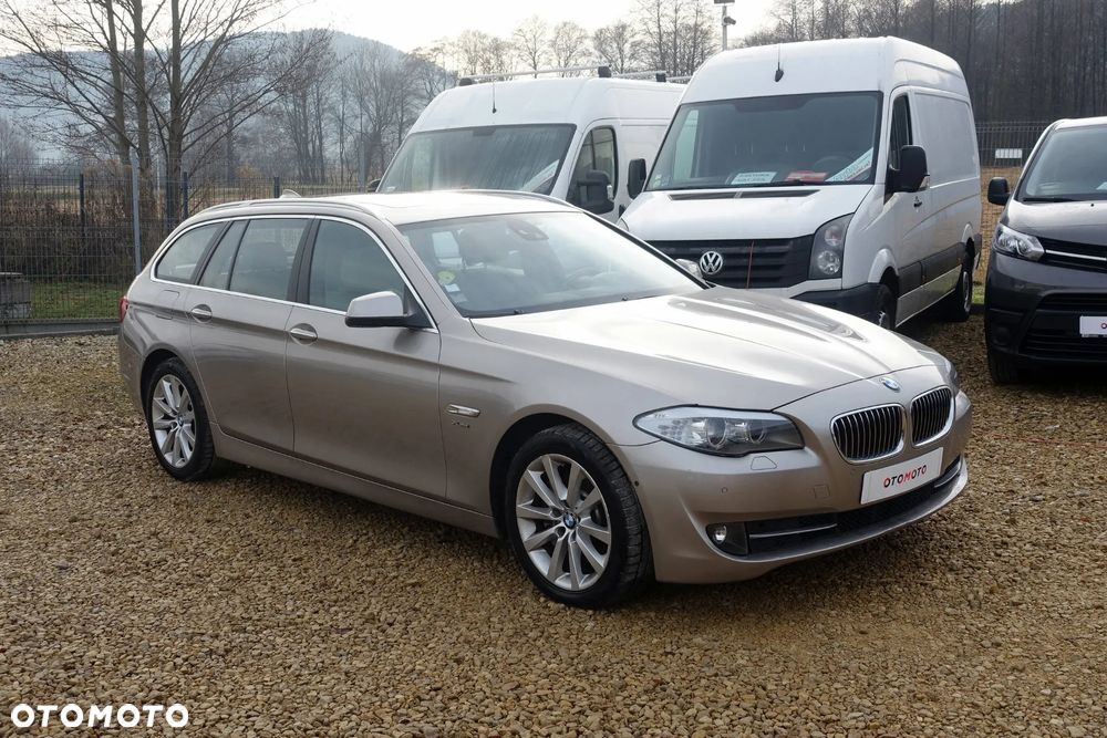 BMW Seria 5 530d xDrive Sport-Aut Modern Line - 3