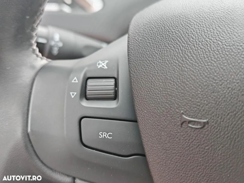 Peugeot 208 1.2 L PureTech Turbo Allure Aut. - 18