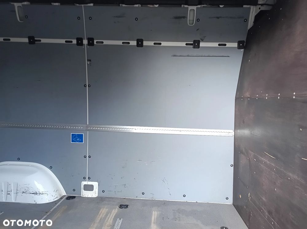 Volkswagen Crafter - 9