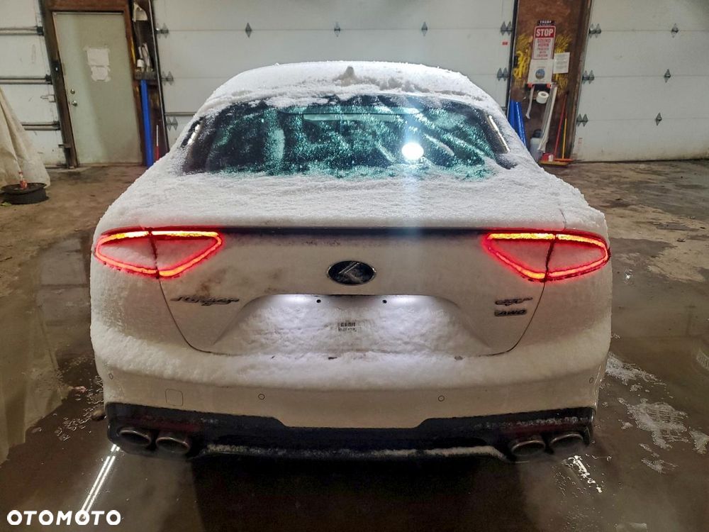 Kia Stinger 3.3 T-GDI AWD GT - 10