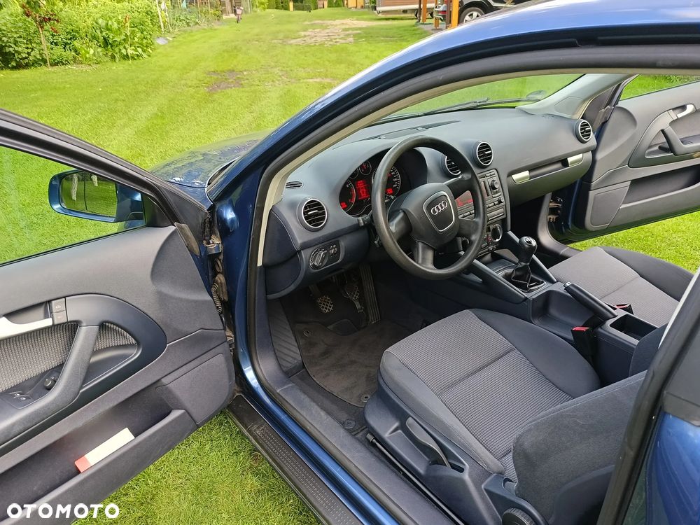 Audi A3 3-drzwiowe 1.6 Ambiente - 9
