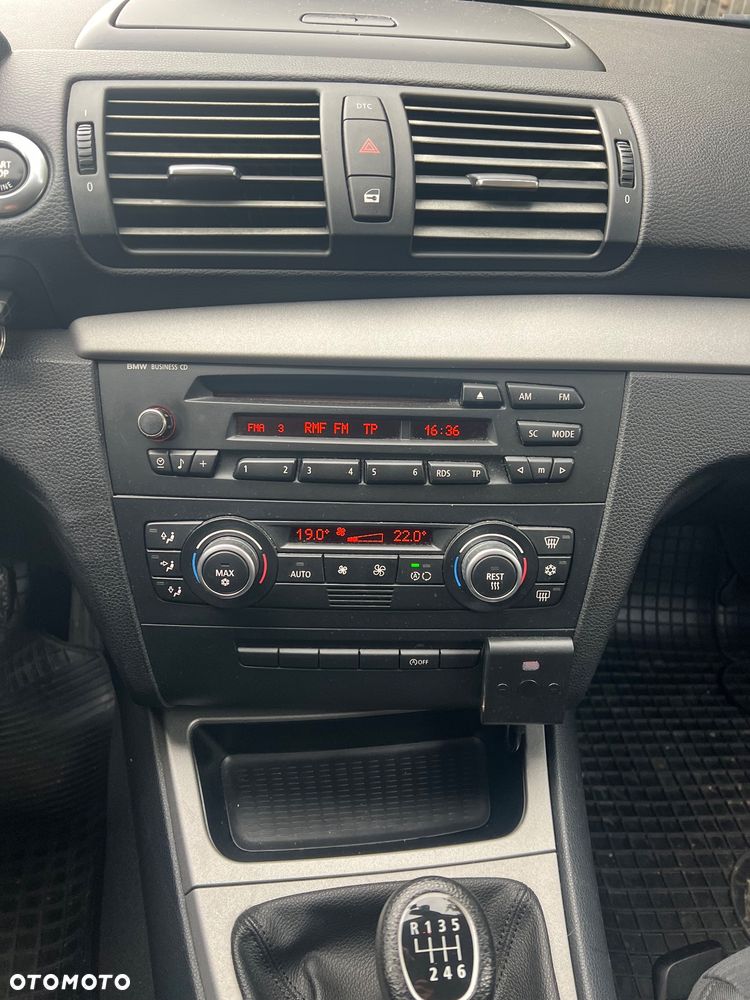BMW Seria 1 116i - 19