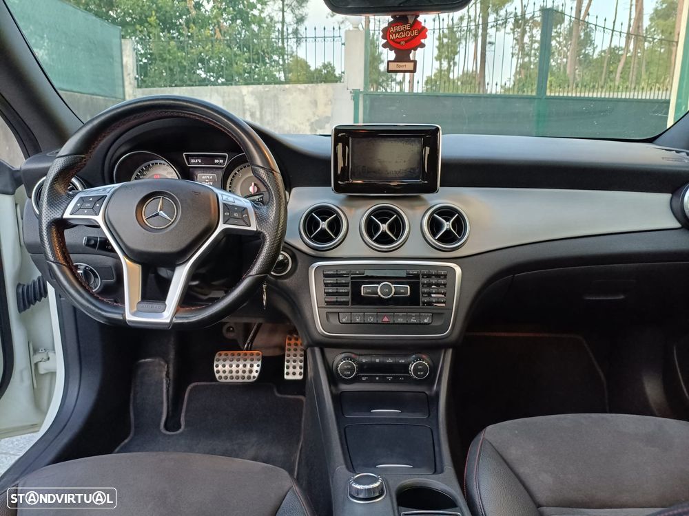 Mercedes-Benz CLA 220 CDI 7G-DCT AMG Line - 31