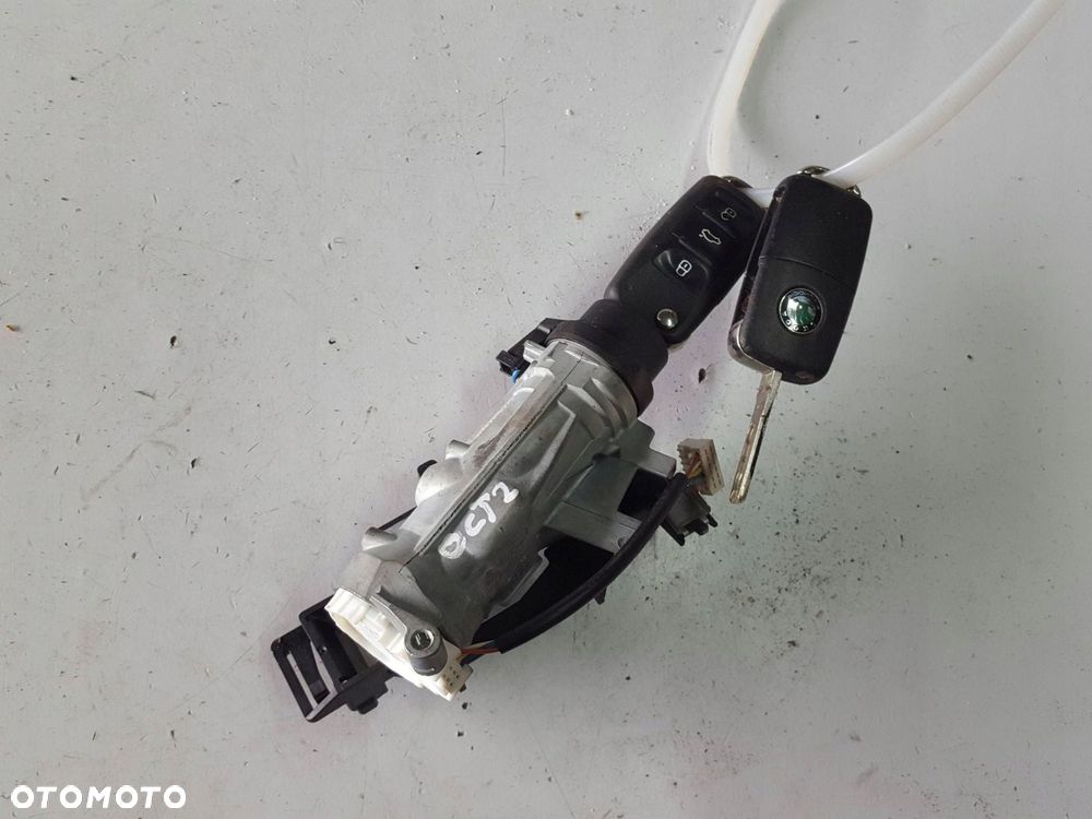 SKODA OCTAVIA 2 II LIFT 08-12r STACYJKA KLUCZYKI