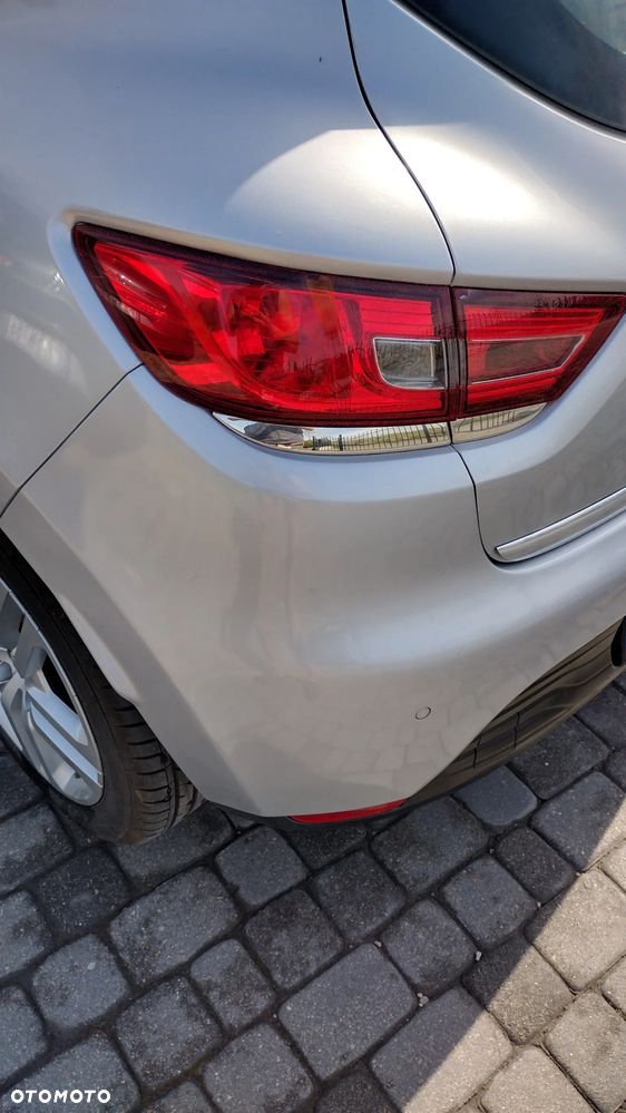 Renault Clio 1.2 16V 75 Life - 16