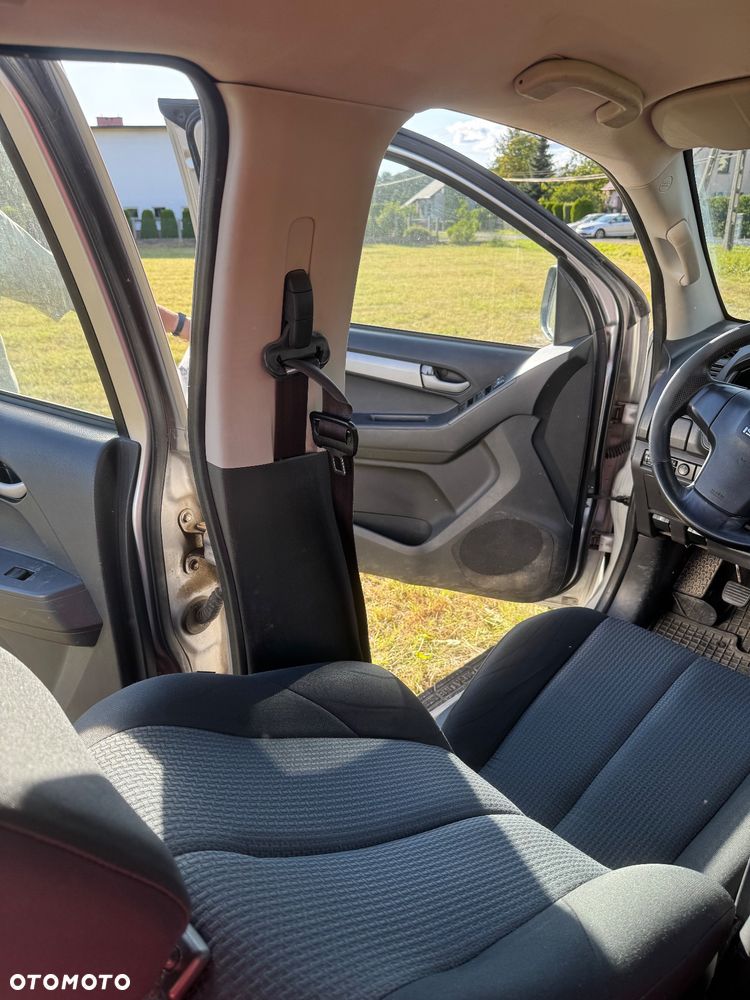 Isuzu D-Max 2.5 DC LS - 16