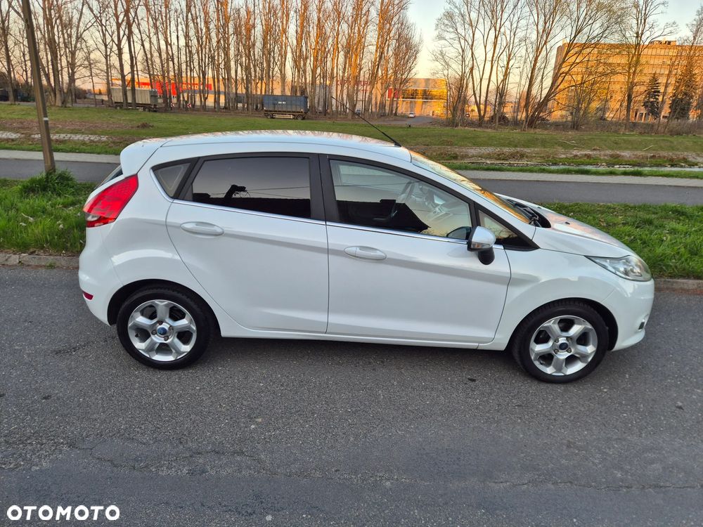 Ford Fiesta 1.25 Titanium - 24