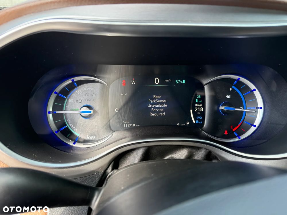 Chrysler Pacifica - 22