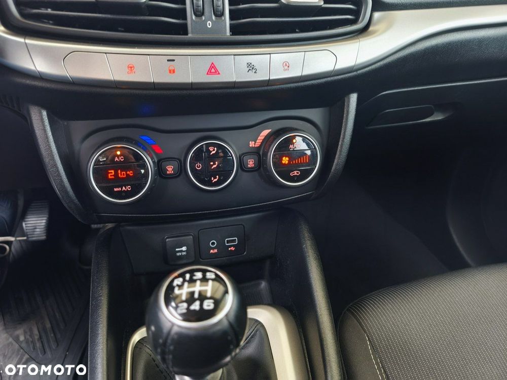 Fiat Tipo 1.4 T-Jet 16v Lounge - 25