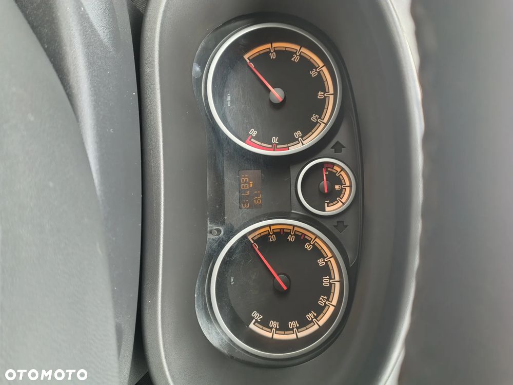 Opel Corsa - 8