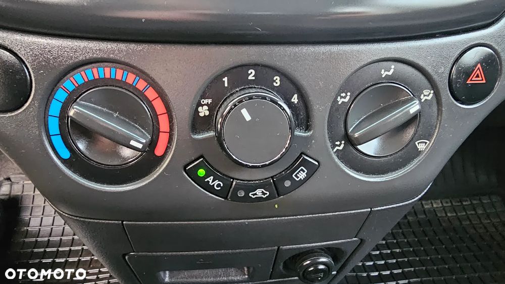 Chevrolet Aveo 1.2 16V LS - 12